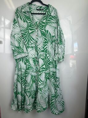 Mlle Gabrielle Green and White Leaf-Print Maxi Dress